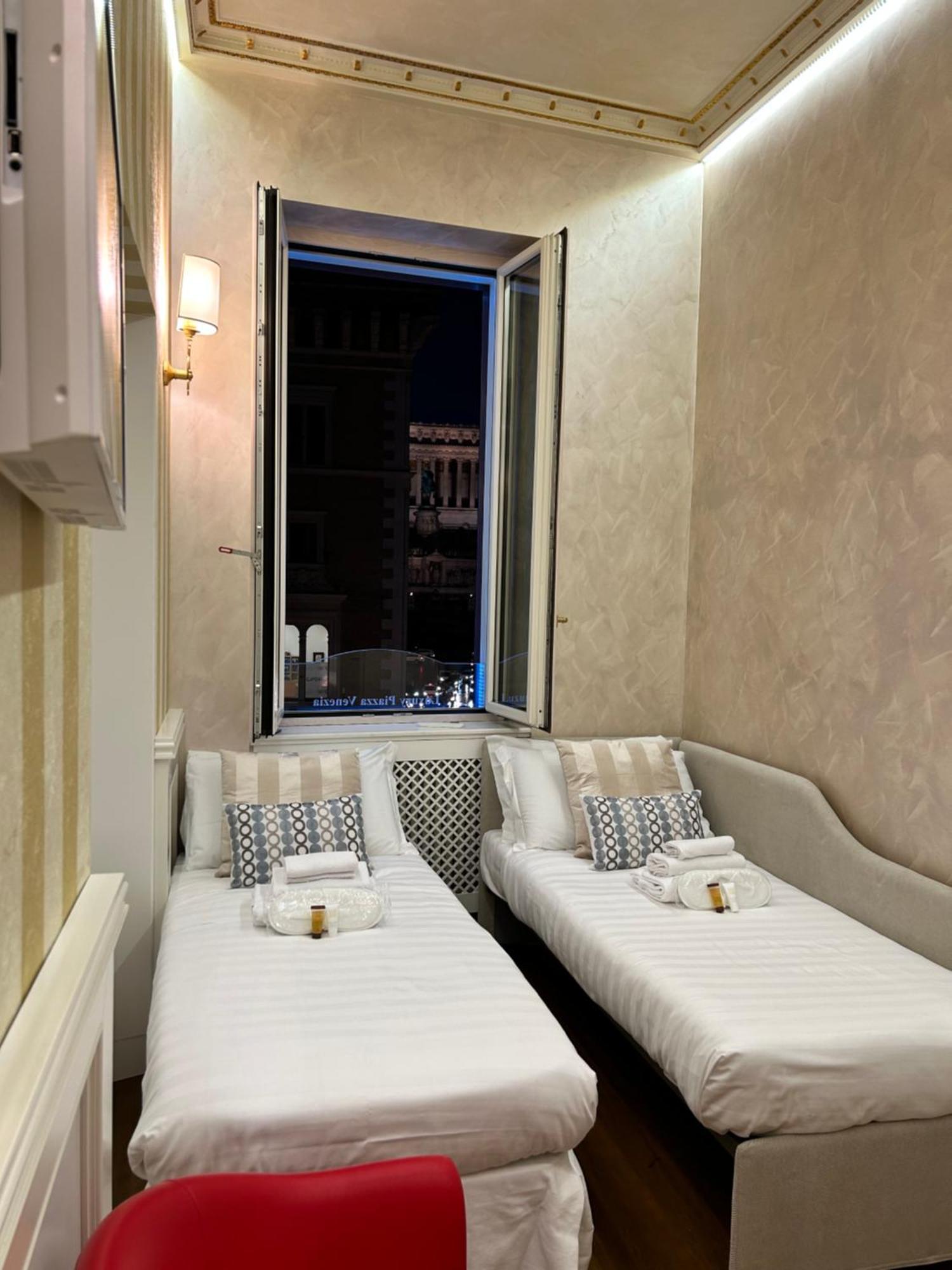 Piazza Venezia Luxury Suite Rome Extérieur photo