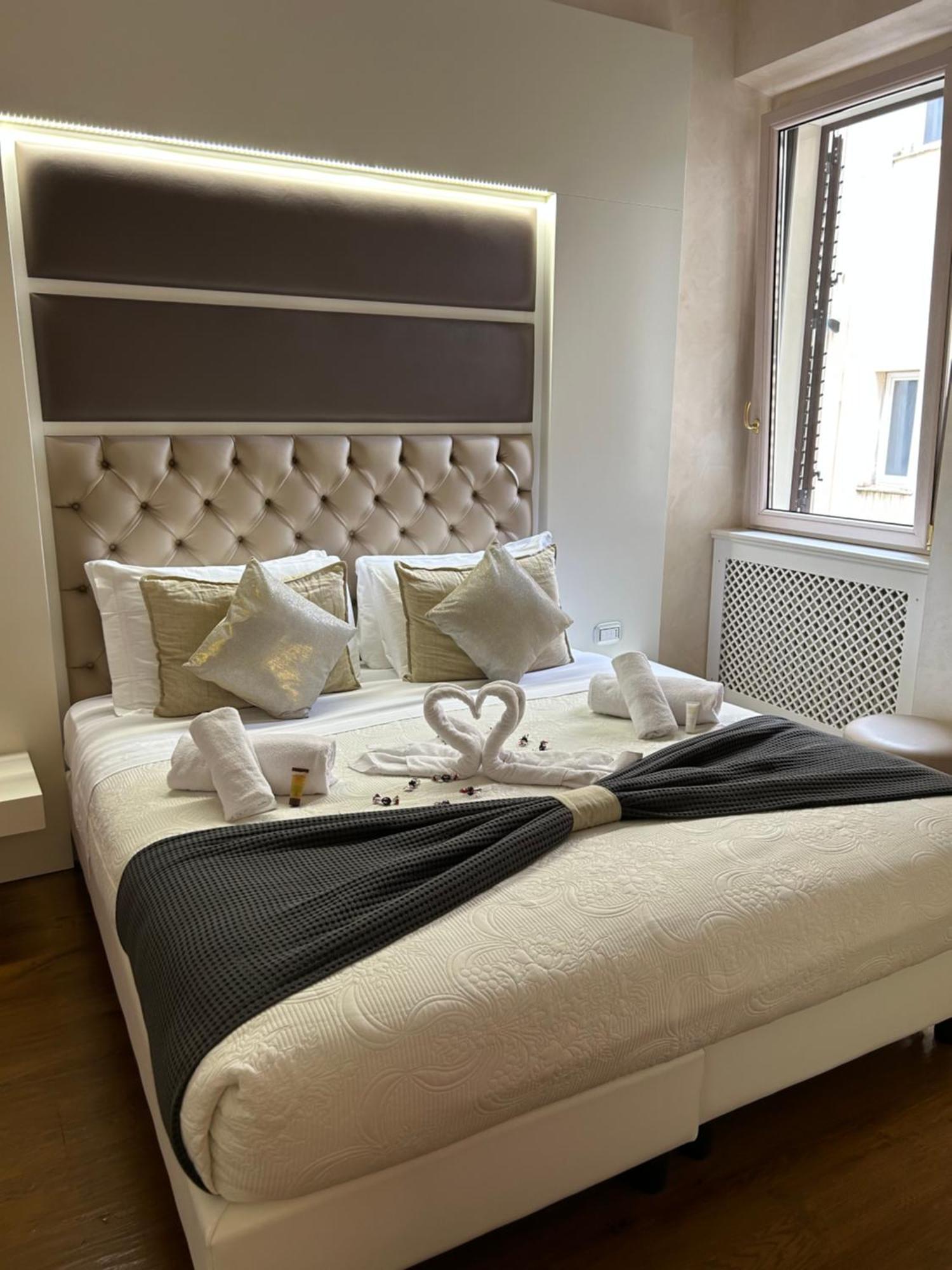 Piazza Venezia Luxury Suite Rome Extérieur photo
